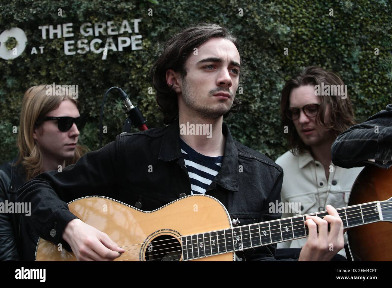 Blossoms se exécutant en direct sur scène au Wagner Hall pendant le festival Great Escape 2016 à Brighton, en Angleterre Banque D'Images