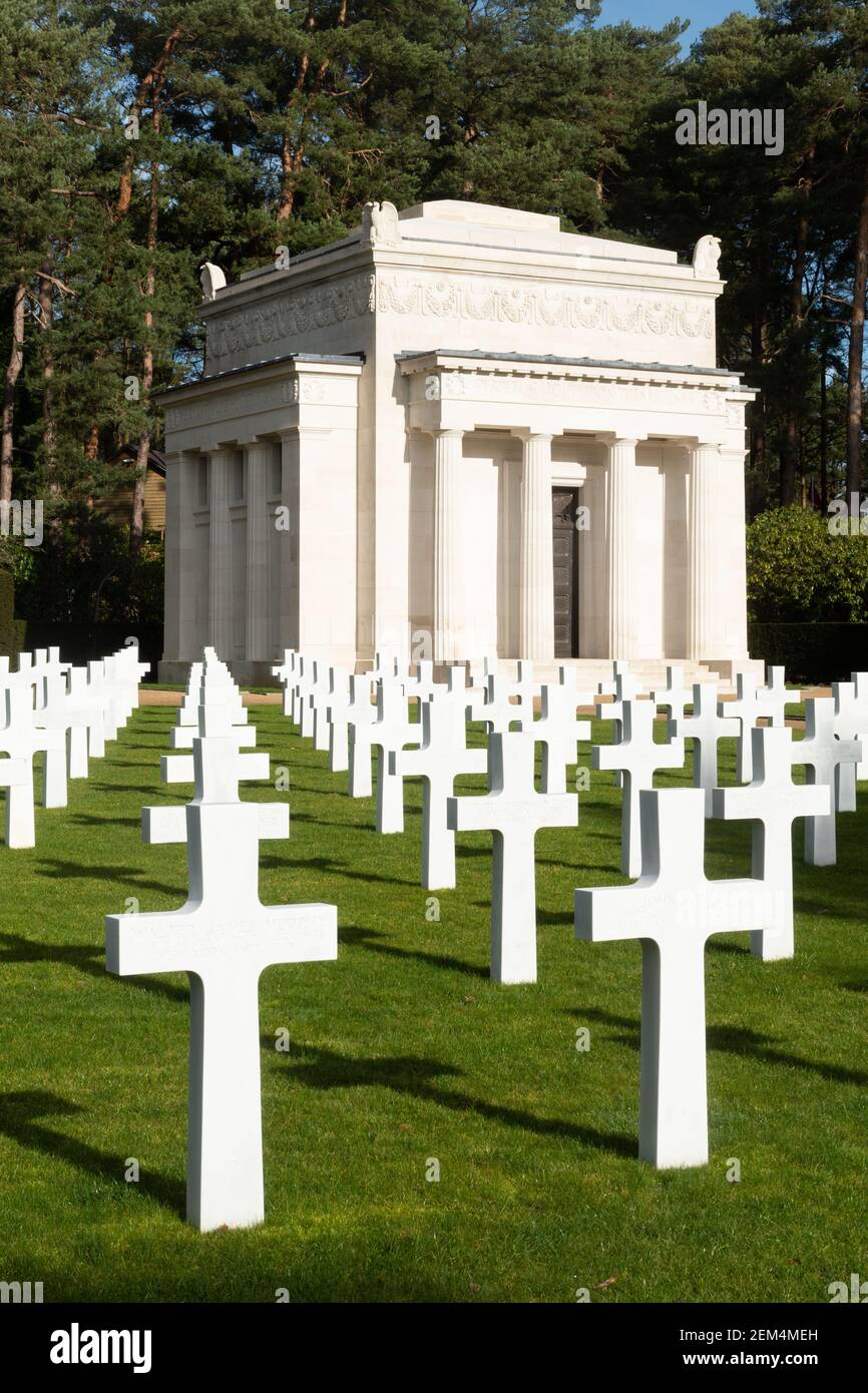 Tombes de guerre américaines et chapelle commémorative du cimetière militaire de Brookwood, Surrey, Angleterre, le seul cimetière militaire américain de la première Guerre mondiale au Royaume-Uni Banque D'Images