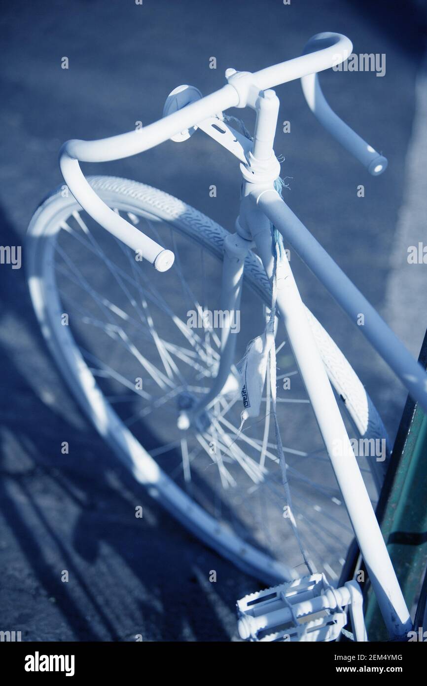 Vue en grand angle d'un vélo de sport Banque D'Images