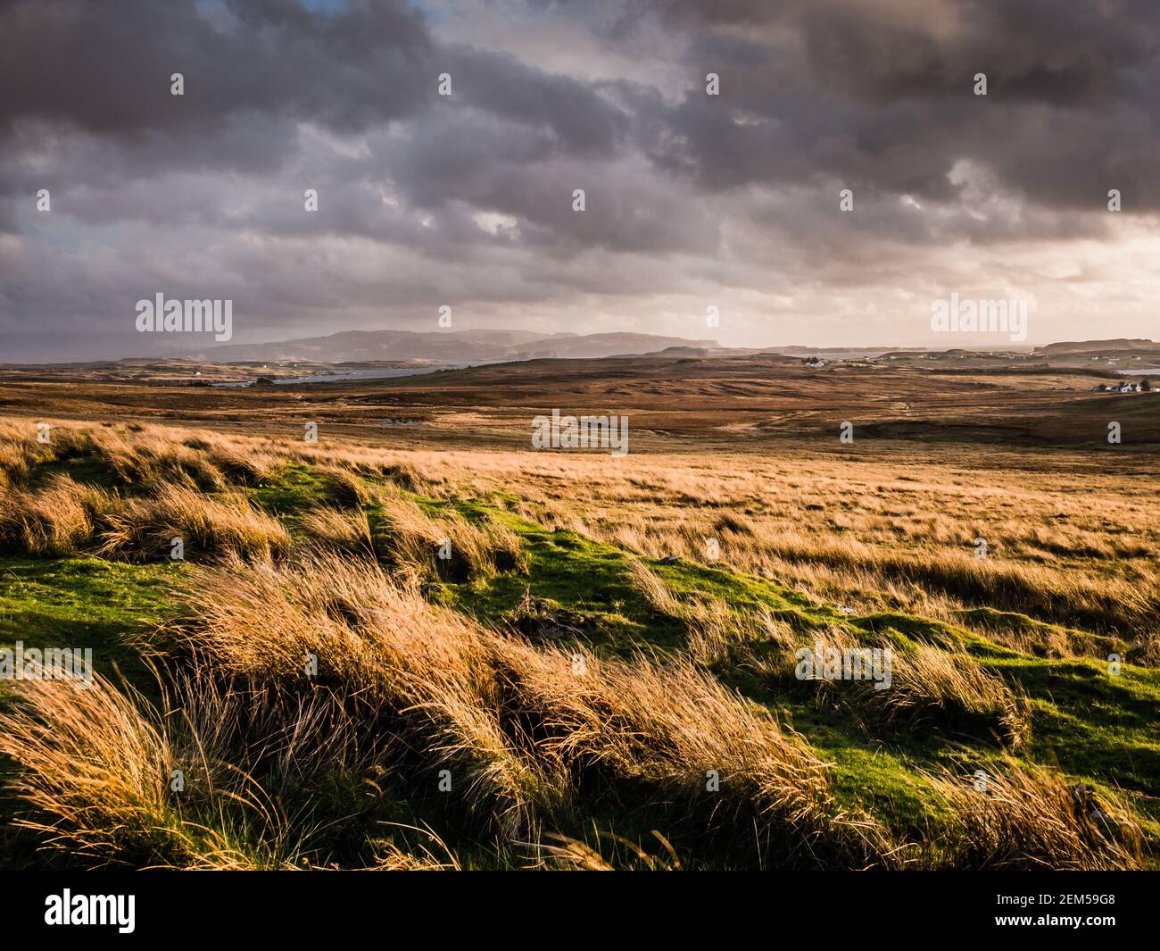 L'île de Skye s'amarre alors qu'une tempête commence à s'accumuler dans l'ouest de l'Écosse. Banque D'Images