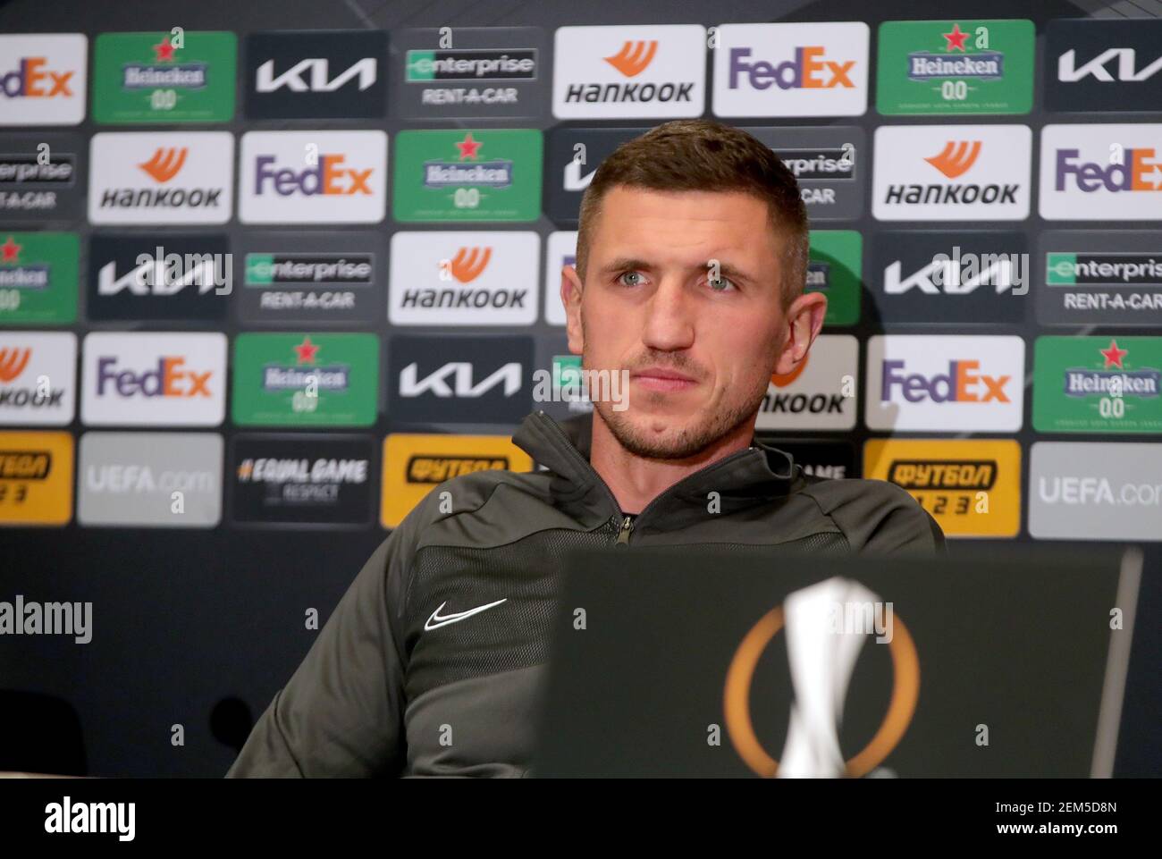 Kiev, Ukraine. 24 février 2021. KIEV, UKRAINE - le 24 FÉVRIER 2021 - le défenseur Sergii Kryvtsov du FC Shakhtar Donetsk est photographié lors de la conférence de presse avant le match de l'UEFA Europa League Round of 32 2nd match contre le FC Maccabi tel Aviv prévue pour le NSC Olimpiyskiy le 25 février, Kiev, capitale de l'Ukraine. Credit: UKRINFORM/Alamy Live News Banque D'Images