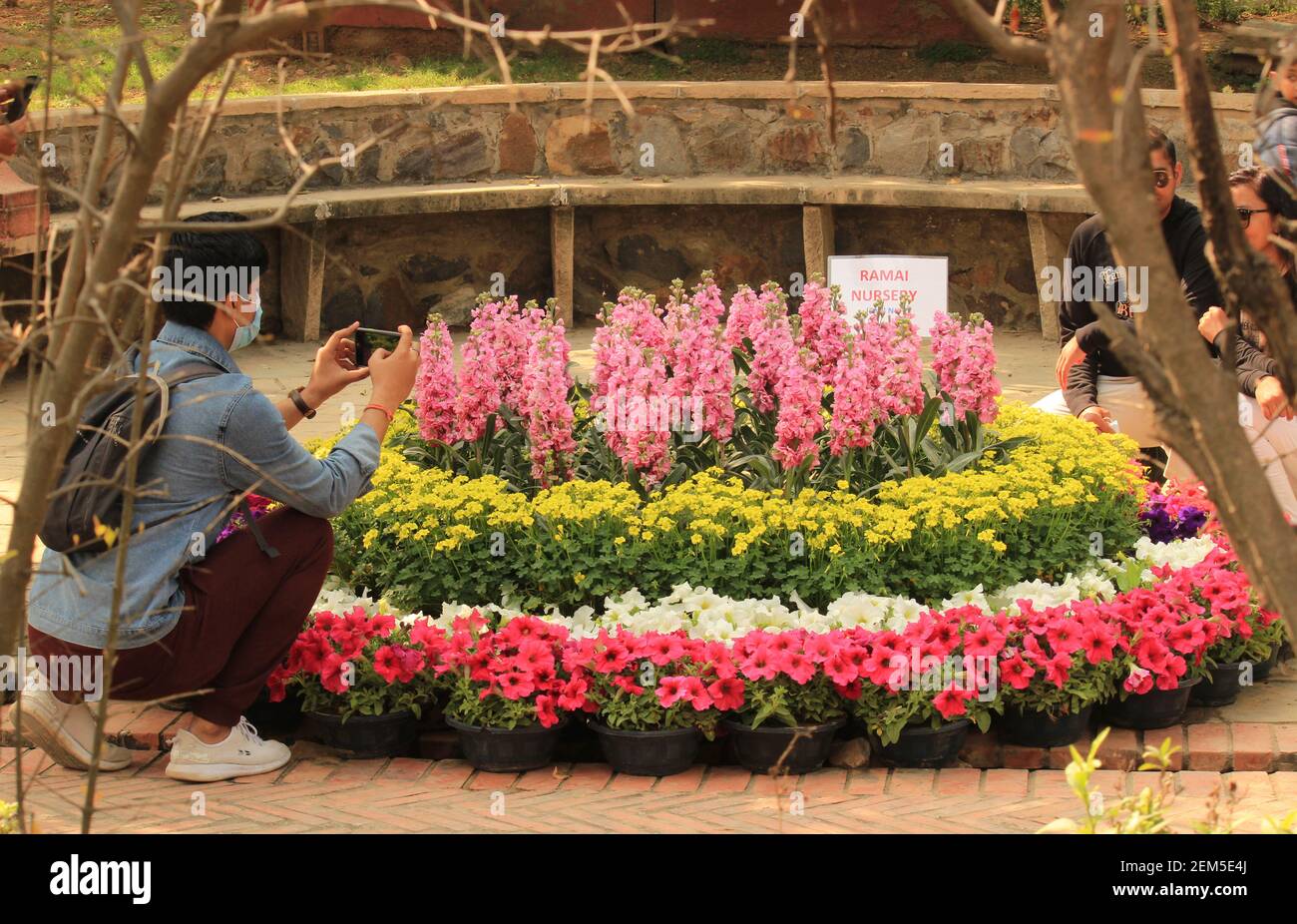 Les gens dans le jardin des cinq sens, New Delhi, Inde, pendant le 34e Festival du tourisme de jardin Banque D'Images