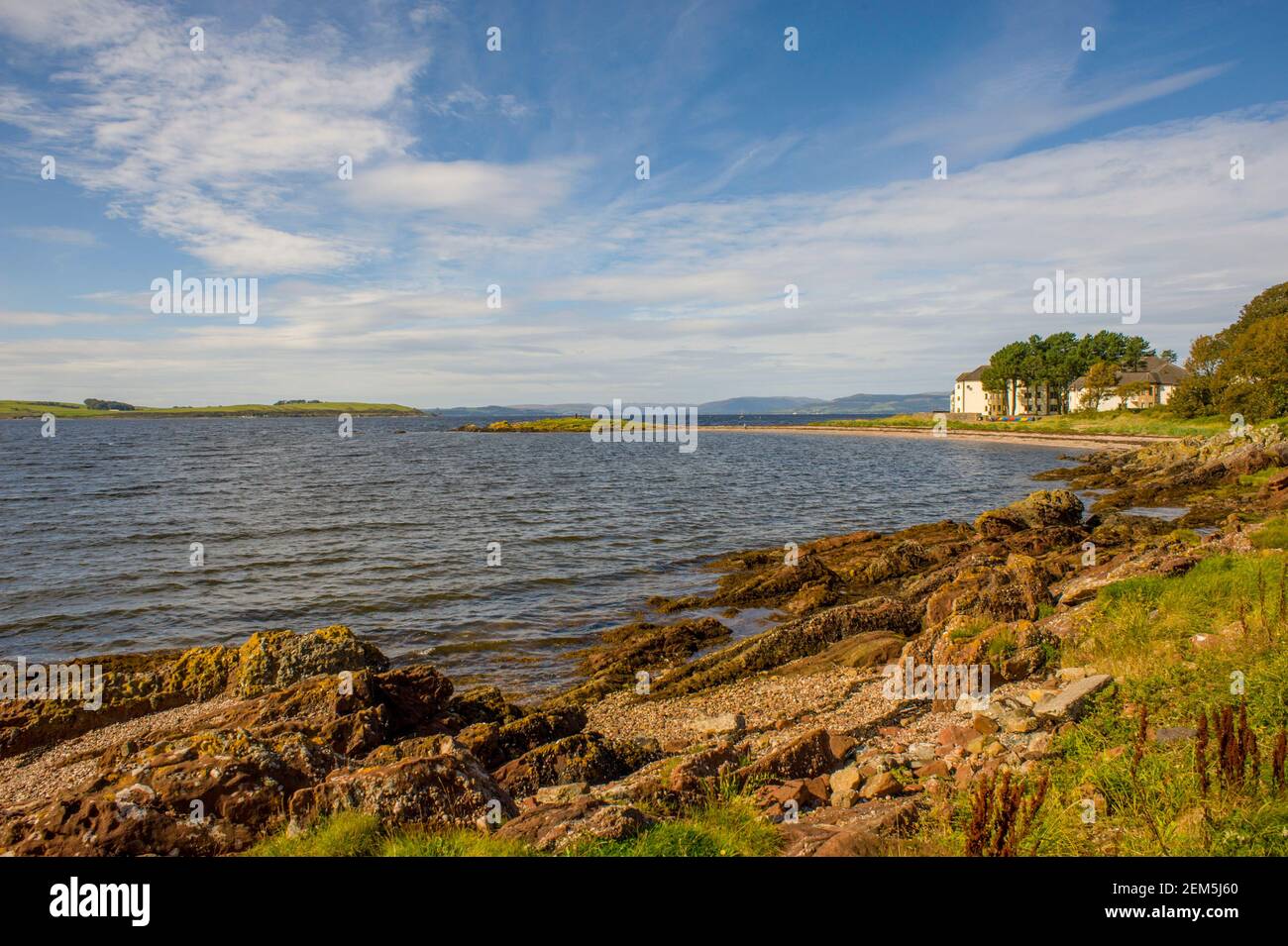 Promenade à Largs North Ayrshire avec le Firth de Clyde Banque D'Images