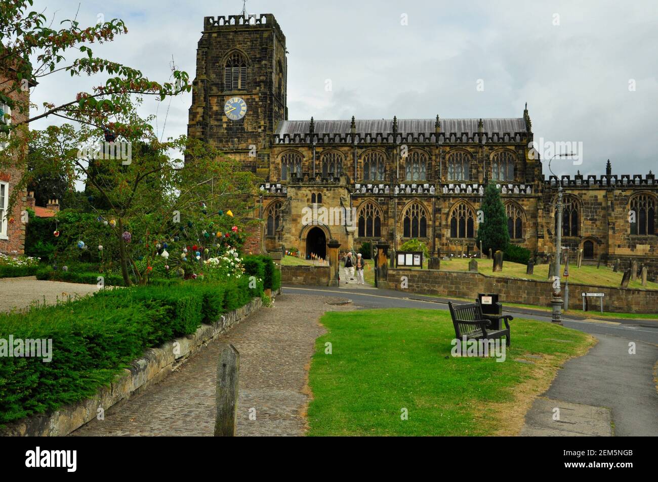 Église St Marys Thirsk , Yorkshire du Nord.l'église date du XVe siècle et est un bâtiment classé de catégorie I.c'est l'église de la paroisse d'Angleterre Banque D'Images