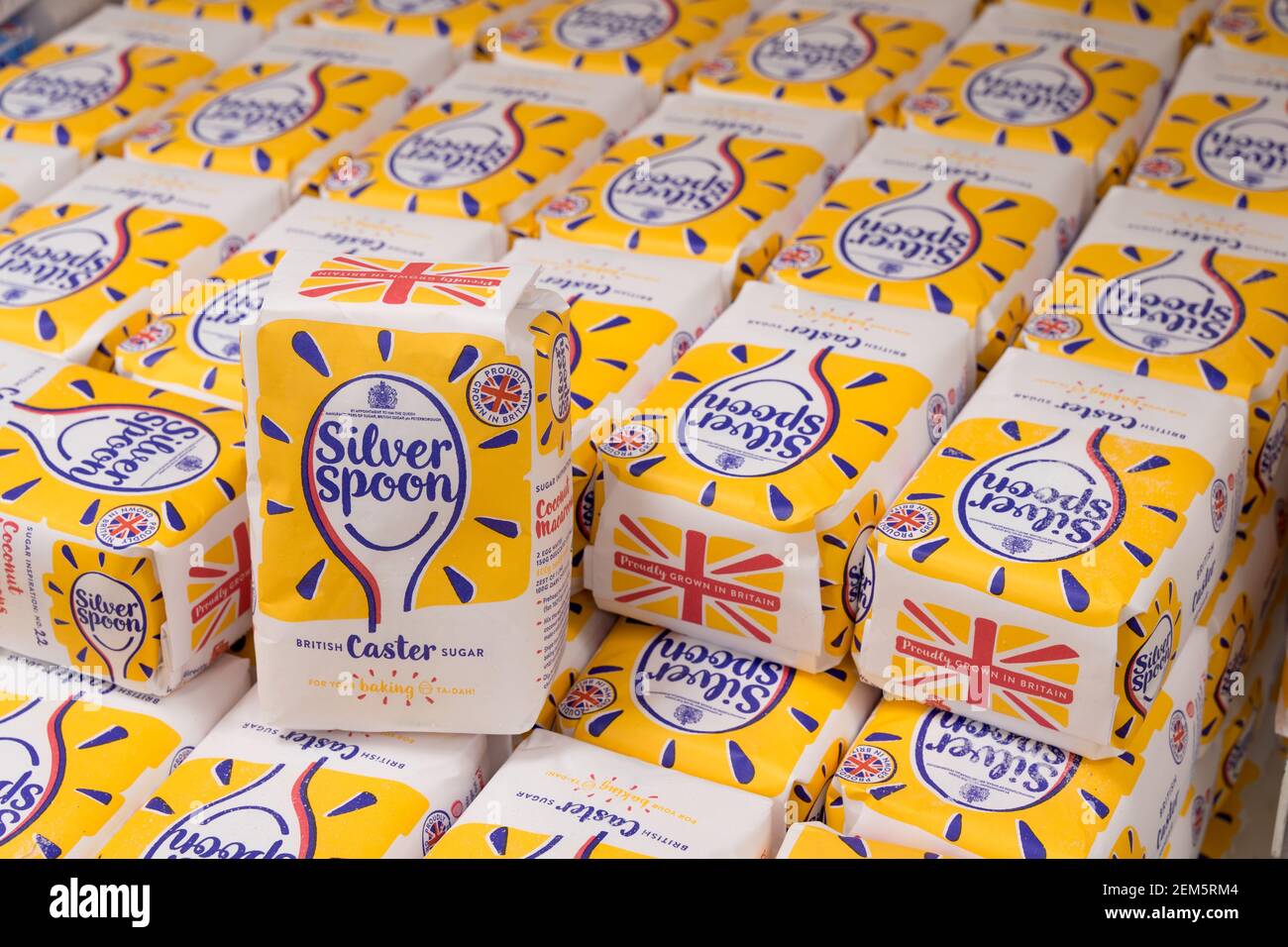 sucre en poudre britannique par cuillère d'argent Banque D'Images