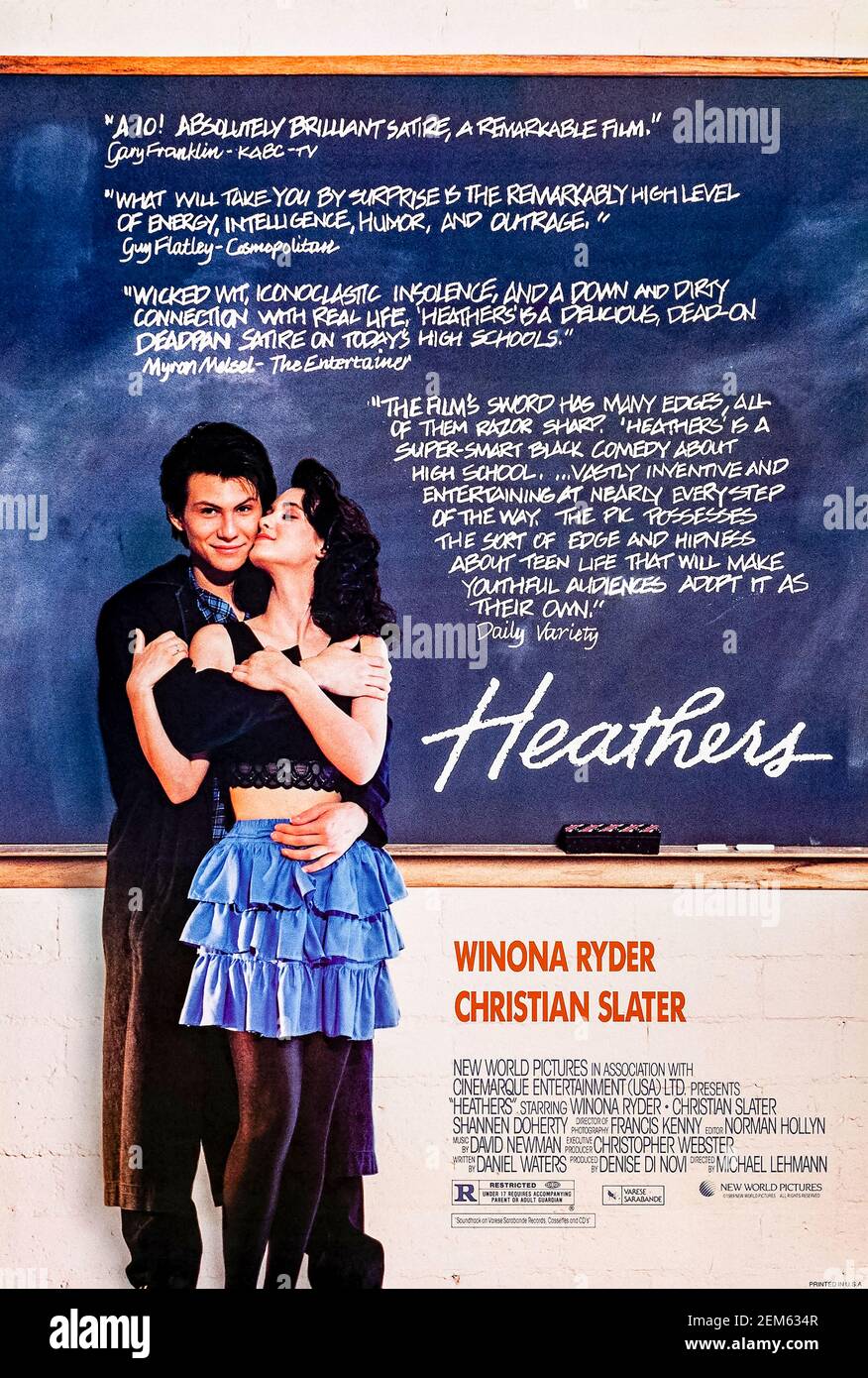 Heathers (1989) réalisé par Michael Lehmann et mettant en vedette Winona Ryder, Christian Slater et Shannen Doherty. Un nouvel enfant à l'école aide une fille à prendre la vengeance sur les clique de classe et les jocks d'école. Banque D'Images