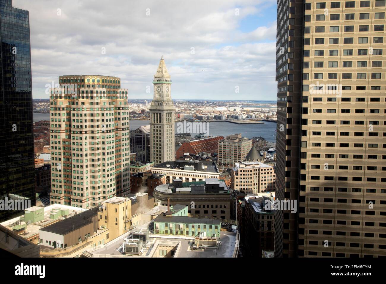 Vue panoramique sur le quartier financier de Boston Massachusetts États-Unis y compris la Custom House Tower et le Mystic Rivière Banque D'Images