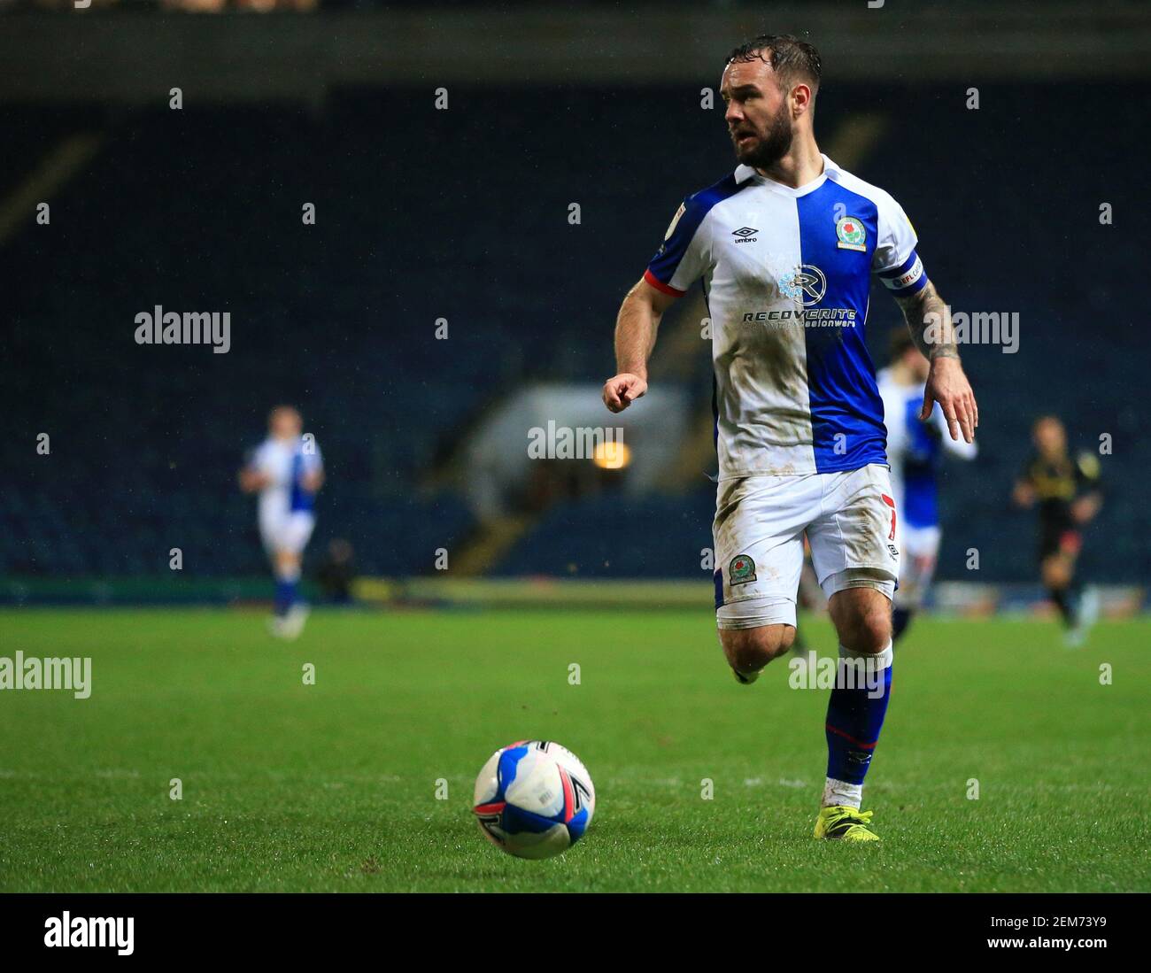 Ewood Park, Blackburn, Lancashire, Royaume-Uni. 24 février 2021. Championnat de football de la Ligue anglaise football, Blackburn Rovers versus Watford; Adam Armstrong de Blackburn Rovers contrôle le ballon Credit: Action plus Sports/Alamy Live News Banque D'Images