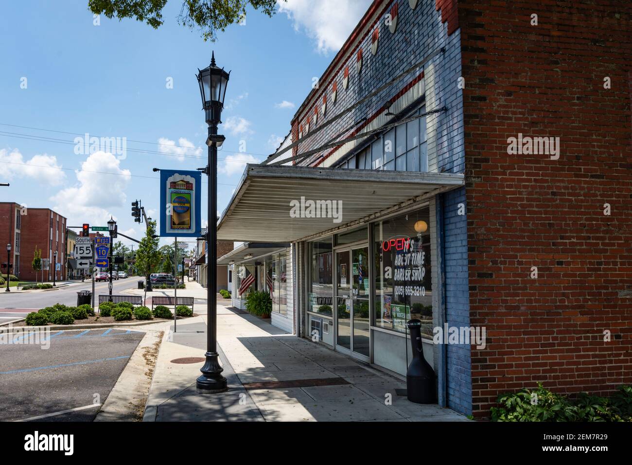 Montevallo, Alabama/États-Unis-août 4, 2020: Vue panoramique sur main Street dans la ville historique de Montevallo dans le centre de l'Alabama. Banque D'Images