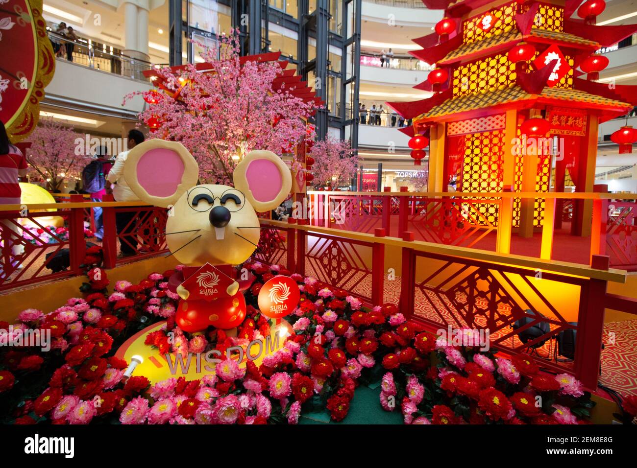 KUALA LUMPUR, MALAISIE – 26 JANVIER 2020 décorations du nouvel an chinois dans le centre commercial du centre-ville de Kuala Lumpur Banque D'Images