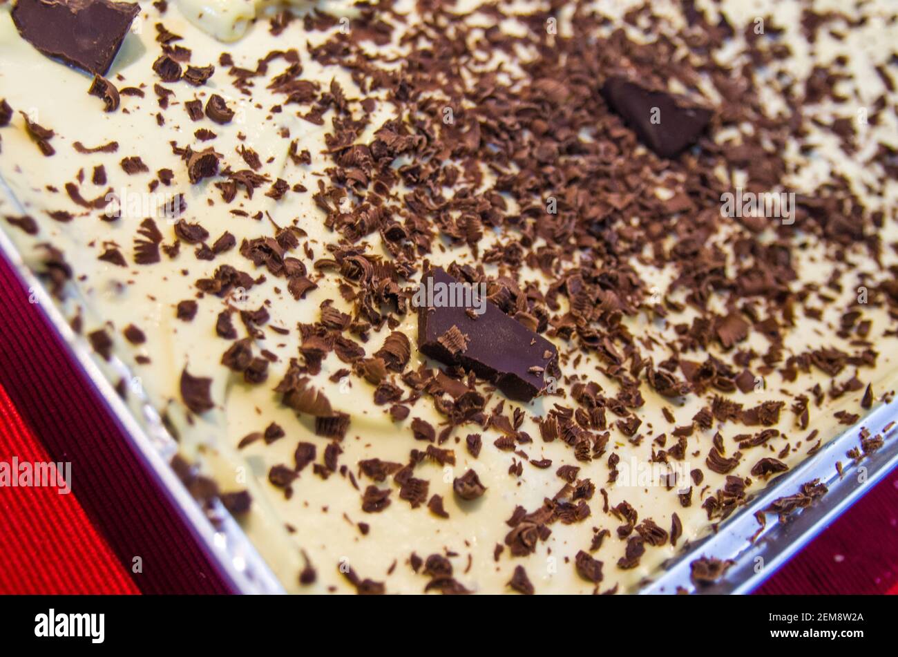 Tiramisu, l'excellent dessert italien fait maison par la mère avec café, mascarpone et chocolat, tiramisu. Banque D'Images Tiramisu, l'excellent dessert italien fait maison par la mère avec café, mascarpone et chocolat, tiramisu. Banque D'Images