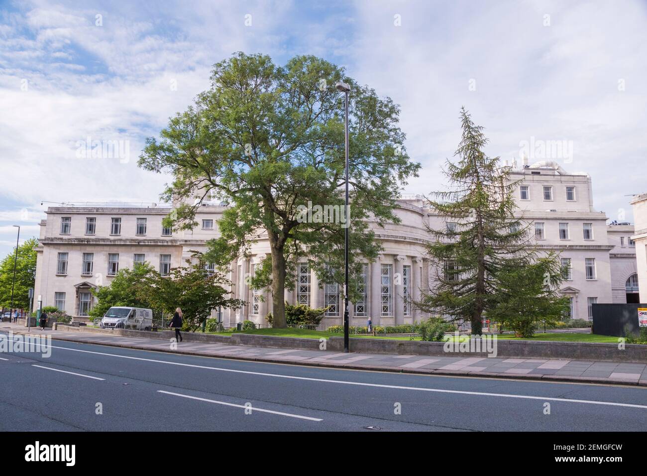 Leeds – 31 juillet 2017 : l'édifice Parkinson de l'Université de Leeds, vue latérale de Woodhouse Lane Banque D'Images