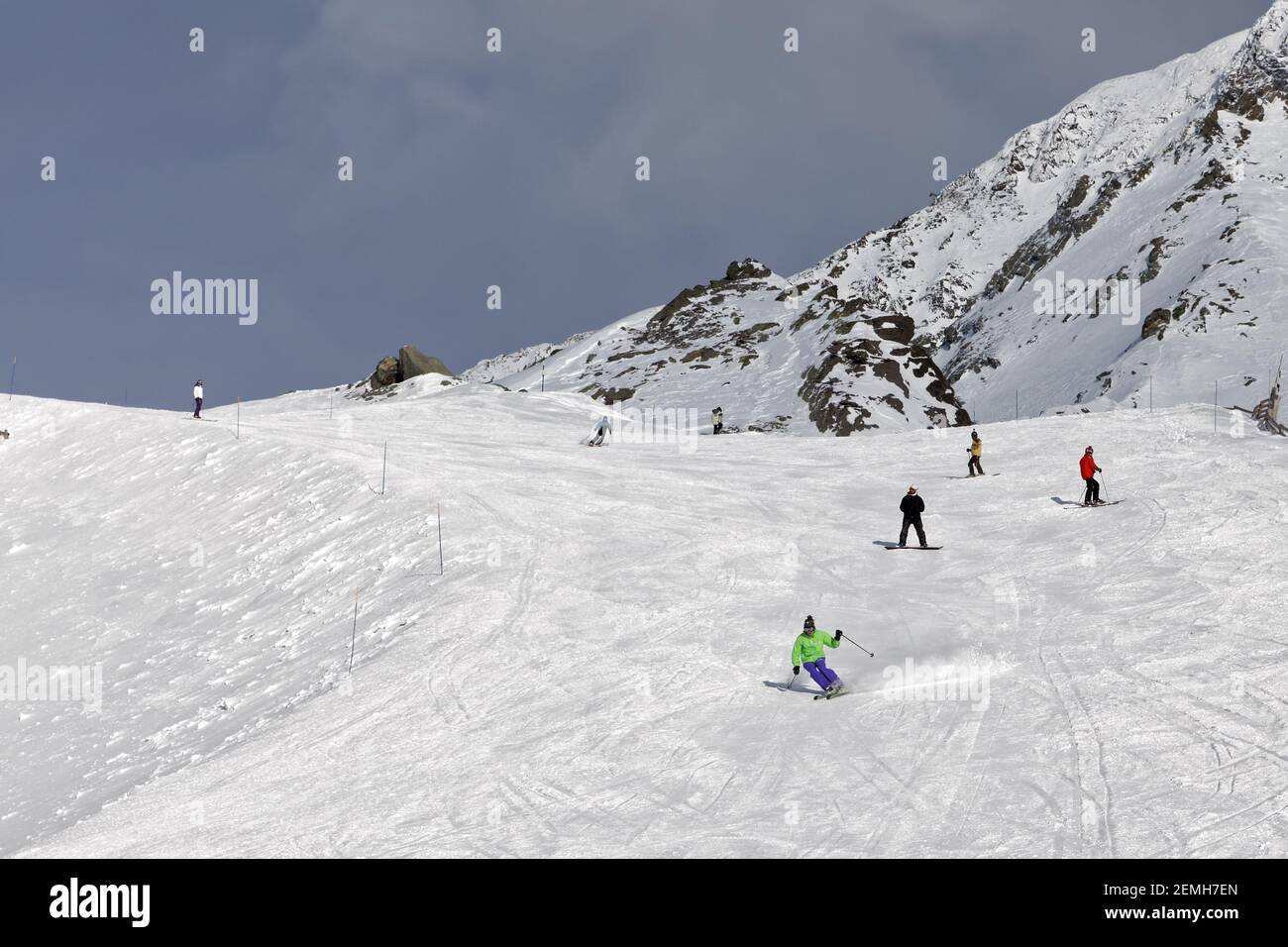 Val Thorens, France - 1er mars 2018 : skieurs de la station de Val Thorens Banque D'Images