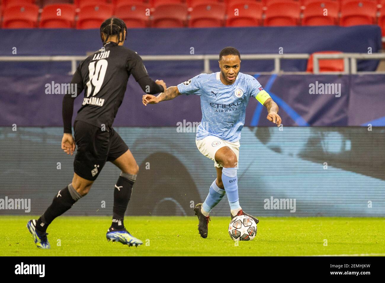 Raheem Sterling (ville), Valentino Lazaro (BMG) Borussia Mönchengladbach - Manchester City Budapest, 24.02.2021, Fussball; Ligue des champions, saison 202 Banque D'Images