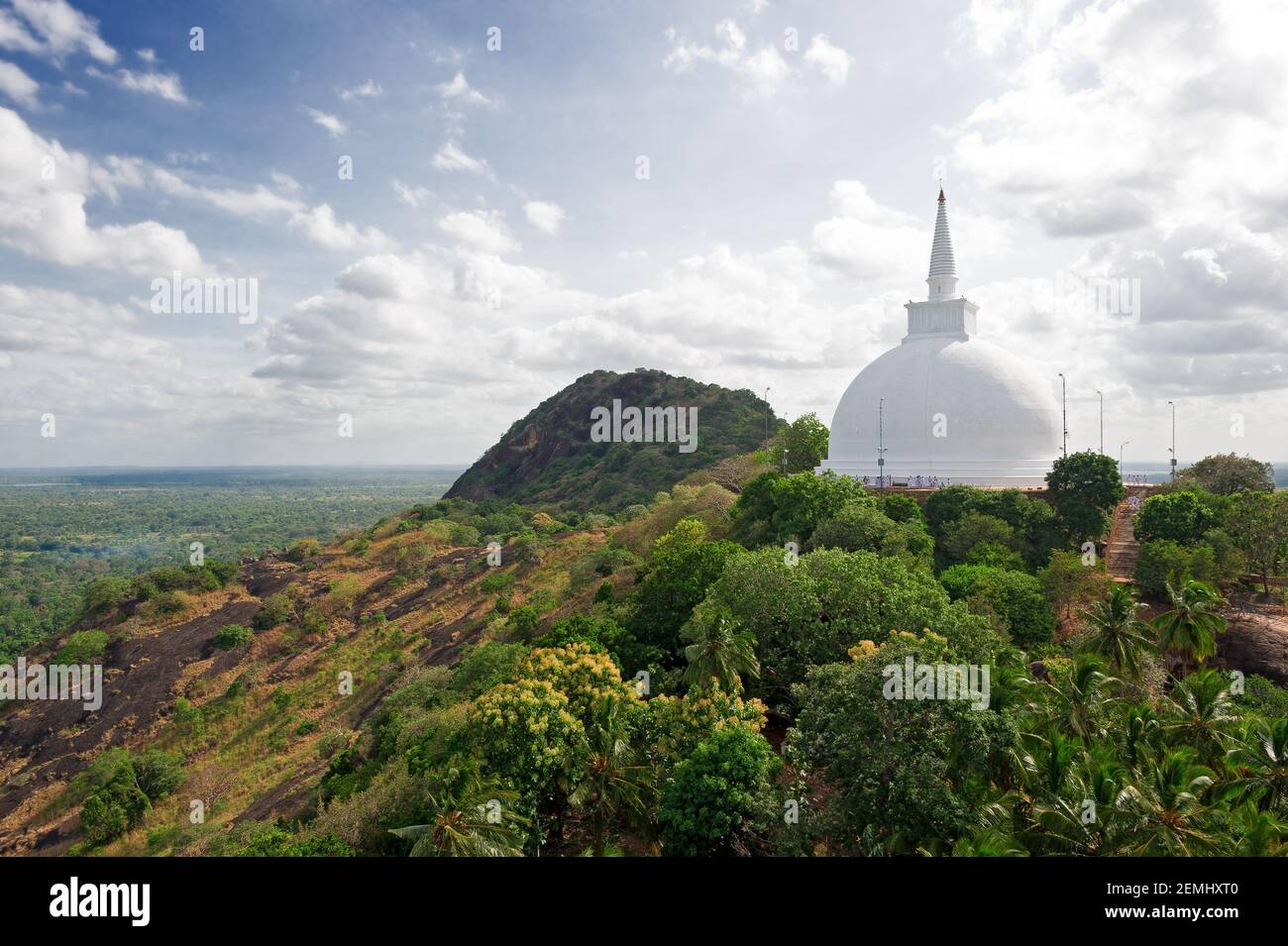 Ce grand stupa connue sous le nom de Maha Seya est sur le sommet de la colline de Mihintale Banque D'Images