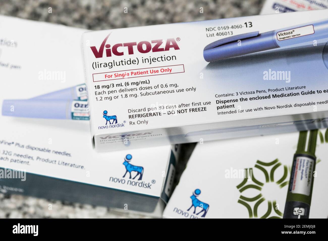 Un paquet de Victoza Liraglutide (injecteurs), fabriqué par Novo Nordisk,  les produits pharmaceutiques sur ordonnance photographié dans une pharmacie  Photo Stock - Alamy