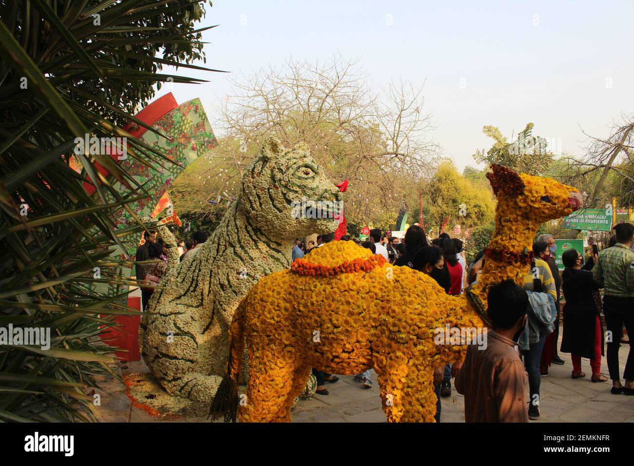 Personnes au 34e Festival du tourisme de jardin, jardin des cinq sens, New Delhi, Inde Banque D'Images