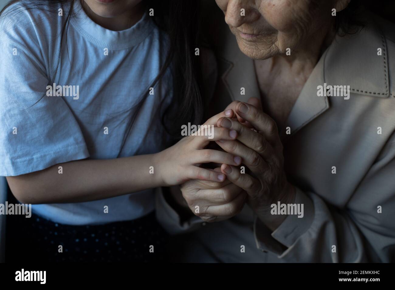 Portrait d'un grand-mère, arrière-petite-fille, close-up Photo Stock - Alamy