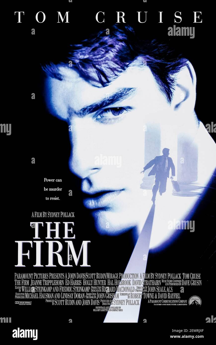 La firme (1993) dirigée par Sydney Pollack et avec Tom Cruise, Jeanne Tripplehorn et Gene Hackman. L'adaptation sur grand écran du roman le plus vendu de John Grisham sur un jeune avocat rejoint un cabinet d'avocats prestigieux pour découvrir qu'il a un côté sombre sinistre. Banque D'Images