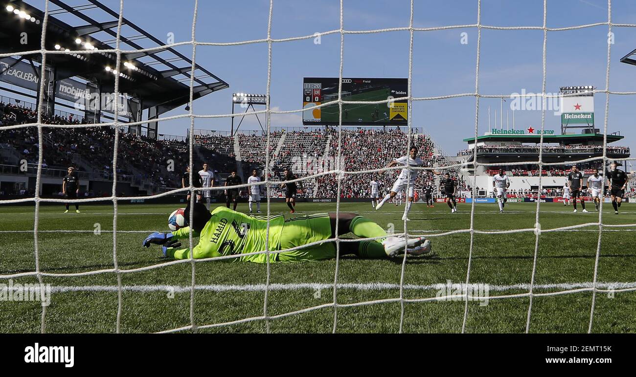 6 avril 2019 : gardien de but de D.C. (24) Bill Hamid arrête un coup de pied de pénalité lors d'un match de football MLS entre D.C. United et Los Angeles football Club à Audi Field à Washington DC. Justin Cooper/(photo de Justin Cooper/CSM/Sipa USA) Banque D'Images