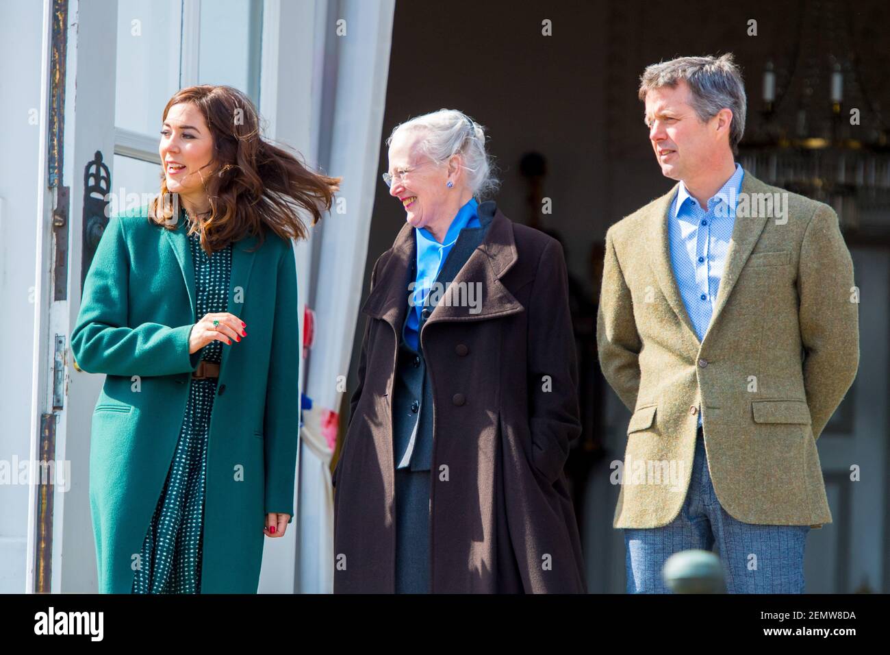 La reine Margarethe du Danemark, le prince héritier Frederik, la princesse couronne Mary lors des célébrations du 79e anniversaire de la reine Margarethe au palais Marselisborg à Aarhus, au Danemark. (Photo par DPPA/Sipa USA) Banque D'Images