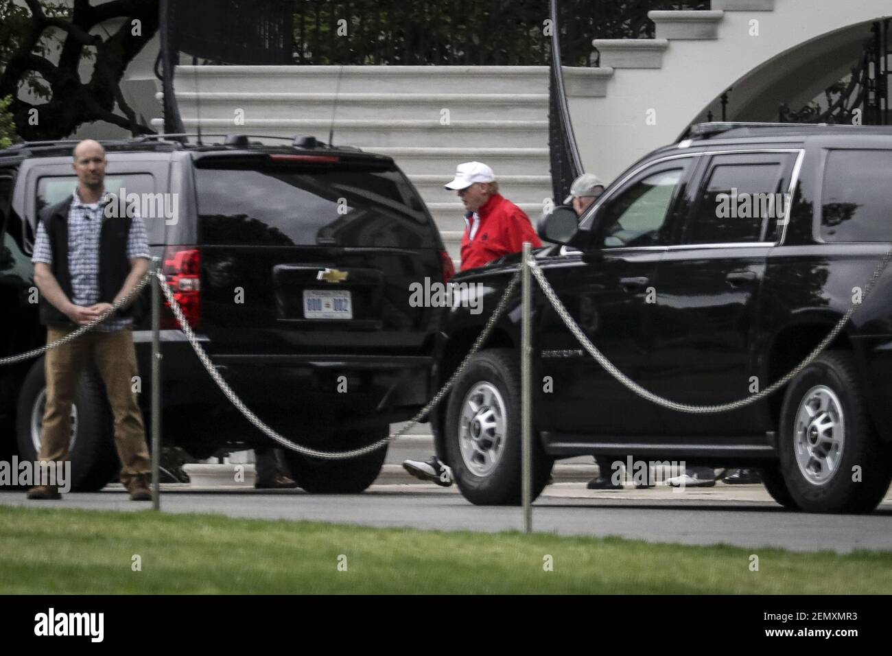 Le président Donald J. Trump quitte la Maison-Blanche, en route vers le club de golf national de Trump à Sterling, va., le 28 avril 2019 à Washington, DC. (Photo d'Oliver Contreras/SIPA USA) Banque D'Images