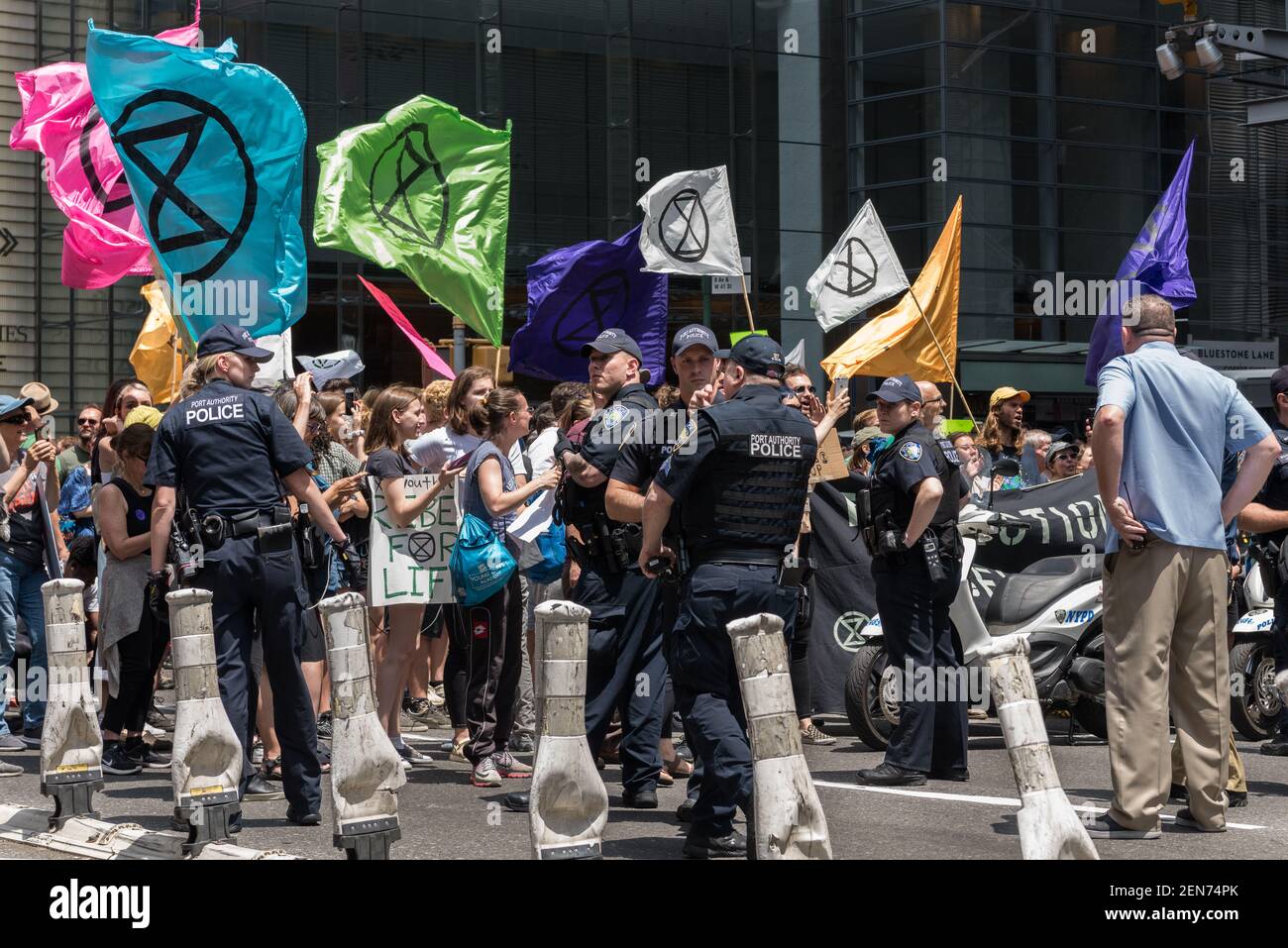 Les Activistes Qui Ont D fil De Bryant Park Se Joignent L action Sur Le Climat Le Samedi 