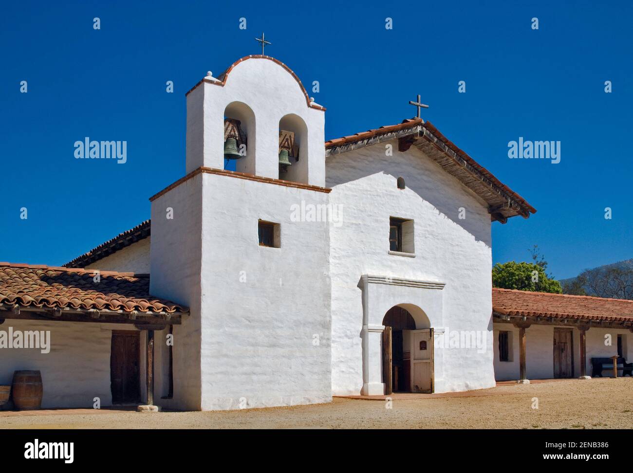 L'église, clocher à El Presidio de Santa Barbara State Historic Park, Santa Barbara, Californie, USA Banque D'Images
