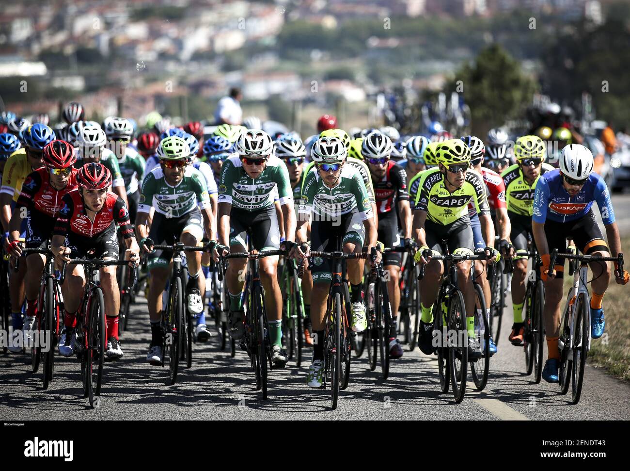 Loures, 08/02/2019 - 81e Tour du Portugal à vélo. 2ème étape entre Marinha  Grande et Santo António dos Cavaleiros (Loures) avec 198.5km. Peloton  (Filipe Amorim / Global Images/Sipa USA Photo Stock - Alamy