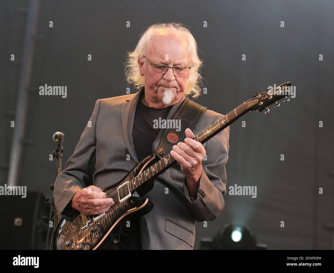 Martin Lancelot Barre Musicien De Rock Anglais Et Guitariste Le Plus Connu Pour Etre Avec Le Groupe De Rock Progressif Jethro Tull Se Produit Avec Le Groupe Martin Barre Lors Du 40e