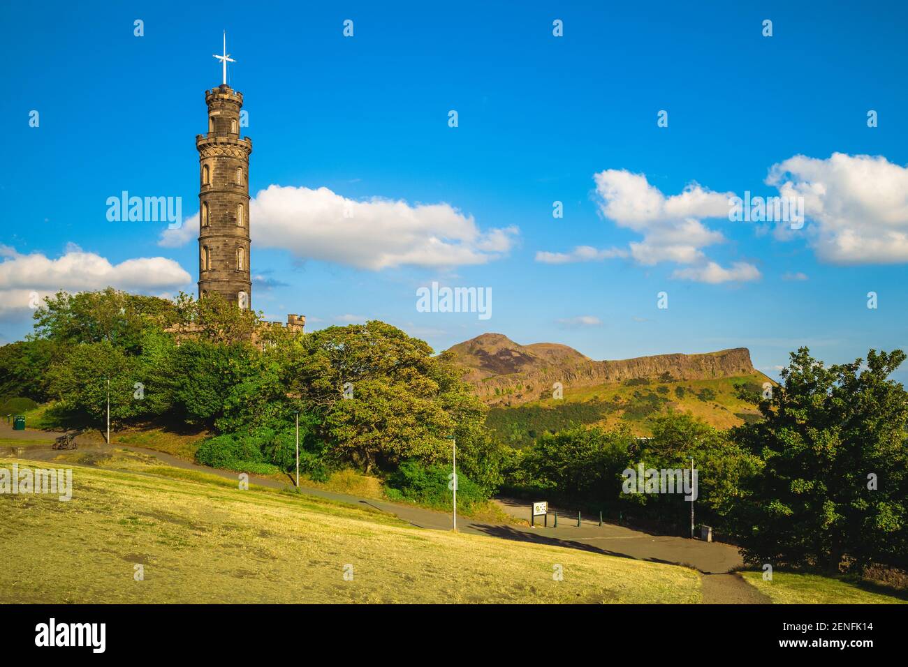 monument nelson à calton hill et siège arthur à édimbourg, écosse, royaume-uni Banque D'Images