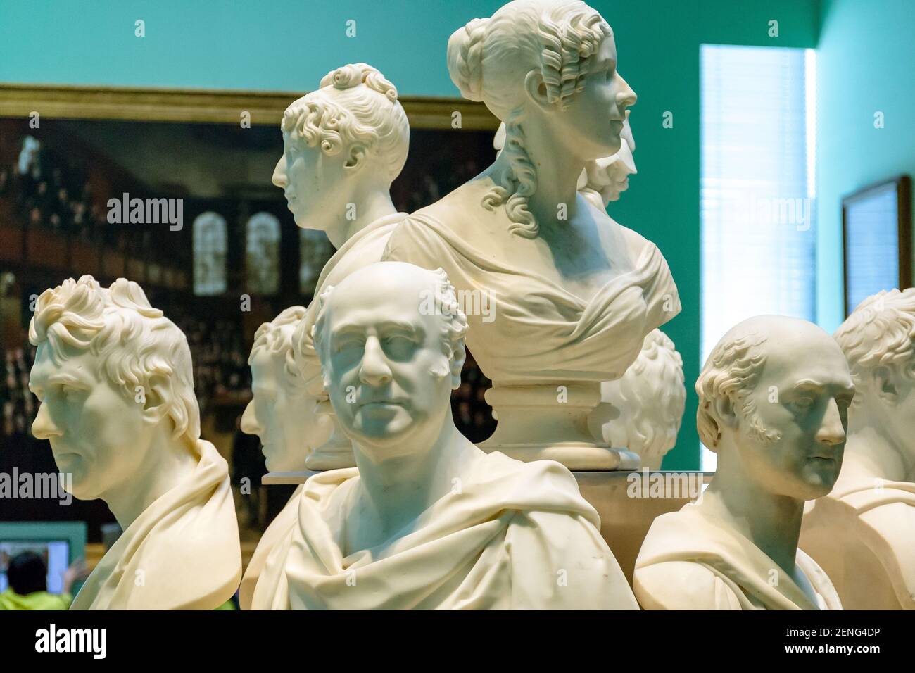 L'Angleterre, Londres, Trafalgar Square, National Portrait Gallery, l'affichage des bustes en marbre de Prominant Personnages historiques Banque D'Images