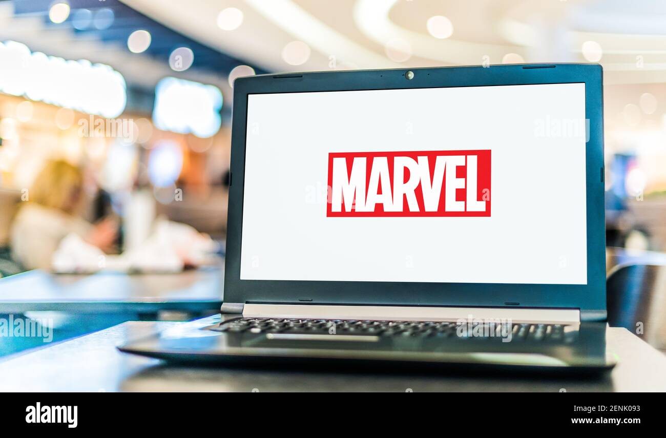 POZNAN, POL - 6 JANVIER 2021 : ordinateur portable affichant le logo de Marvel Entertainment, une société américaine de divertissement basée à New York Banque D'Images