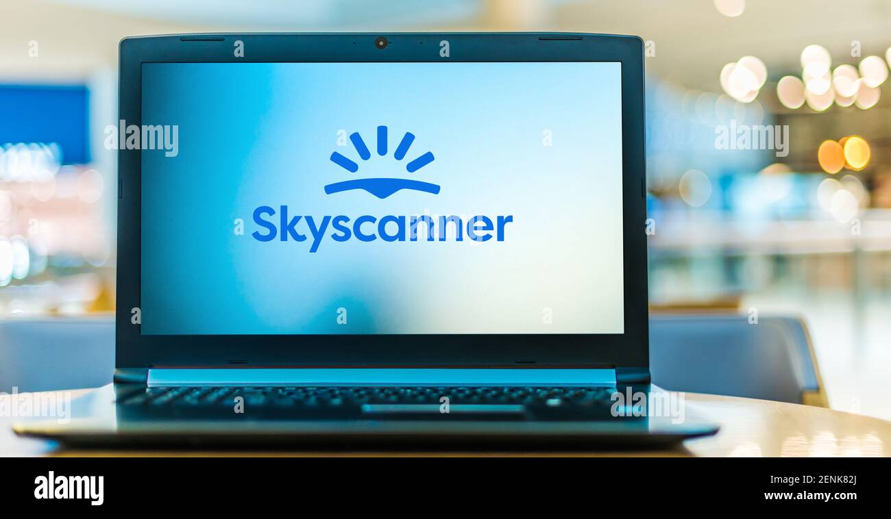 Poznan Pol Jan 6 21 Ordinateur Portable Affichant Le Logo De Skyscanner Un Moteur De Recherche Et Une Agence De Voyage Basee A Edimbourg En Ecosse Et Possedee Photo Stock Alamy