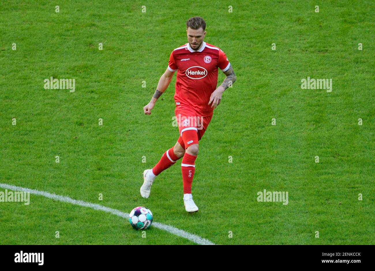 Merkur Spielarena Düsseldorf Allemagne 21,2.2021, football: 2nd Bundesliga saison 2020/21, match 22, Fortuna Duesseldorf (F95, rouge) vs Hanovre 96 (H96, vert) - Andre Hoffmann (F95) Banque D'Images