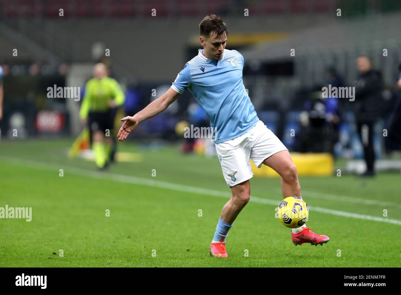 Milan Italie 14 Fevrier 21 Francesco Acerbi De Ss Lazio Pendant La Serie Un Match Entre Fc Internazionale Et Ss Lazio Photo Stock Alamy Milan Italie 14 Fevrier 21 Francesco Acerbi De Ss Lazio Pendant La Serie Un Match Entre Fc Internazionale Et Ss Lazio Photo Stock Alamy