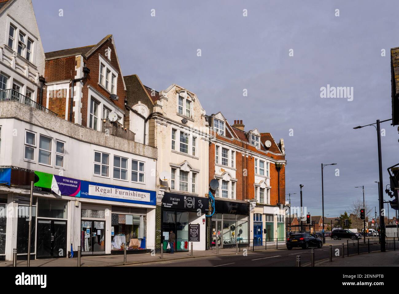 Propriété, architecture dans Hamlet court Road, Westcliff on Sea, Essex, Royaume-Uni, qui est à l'origine une rue de détail de l'époque édouardienne. Variation des styles Banque D'Images