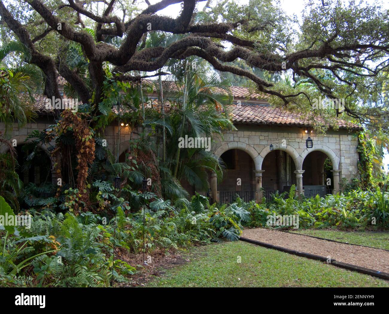 Cloîtres de l'ancien monastère espagnol à Miami, Floride. Le monastère de Saint-Bernard de Clairvaux a été construit à Sacramenia, dans la province de se Banque D'Images