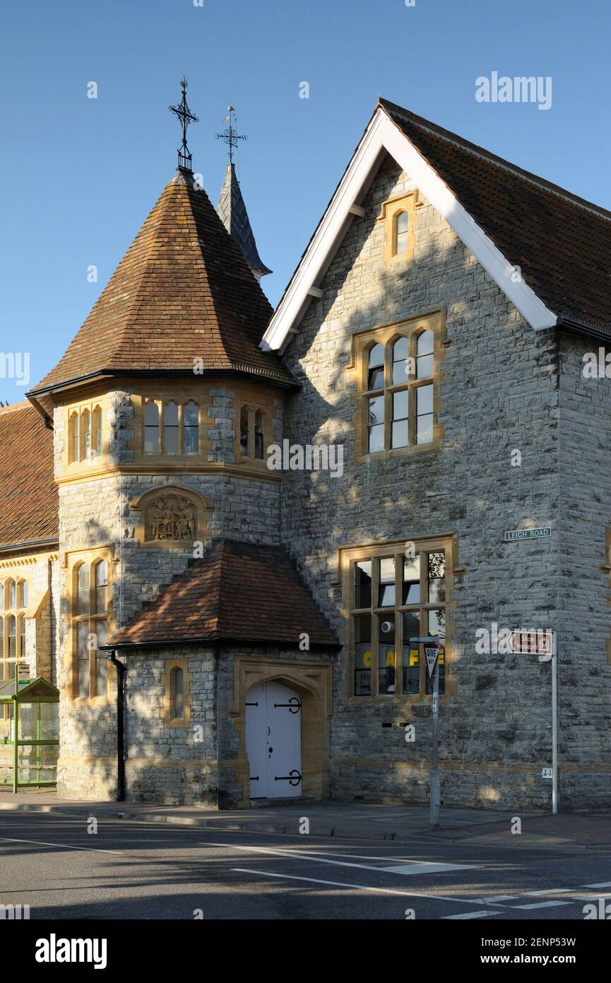 Crispin Hall dans le village de Street, Somerset, un matin d'été Banque D'Images