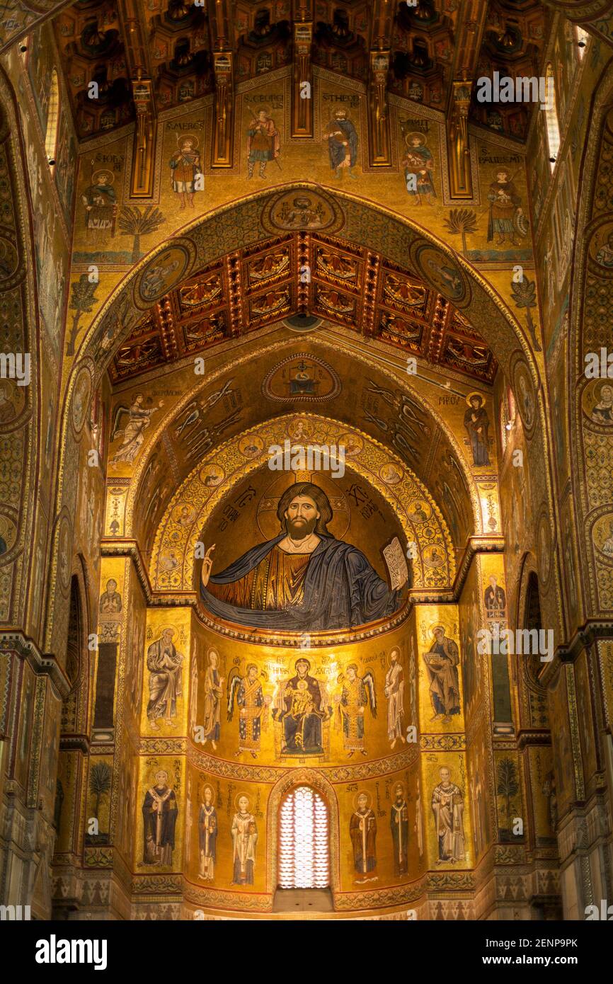 Italie,Sicile,Monreale, Cathédrale de Monreale, Christ Pantocrator, s construit en 1172 par William II dans le style arabo-normand Banque D'Images