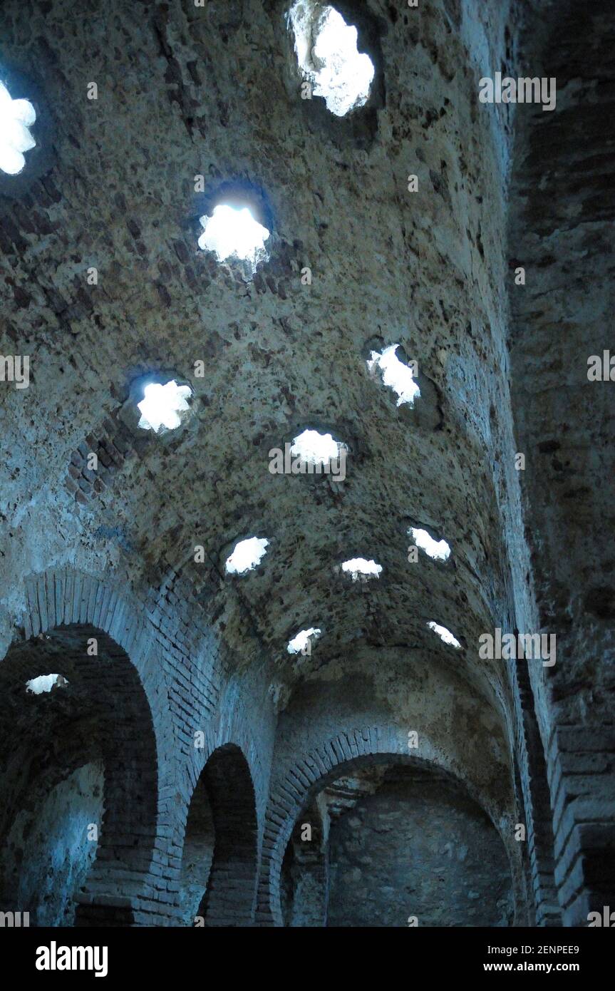 Plafond avec évents en forme d'étoile, bains arabes, Ronda, Málaga, Andalousie, Espagne Banque D'Images