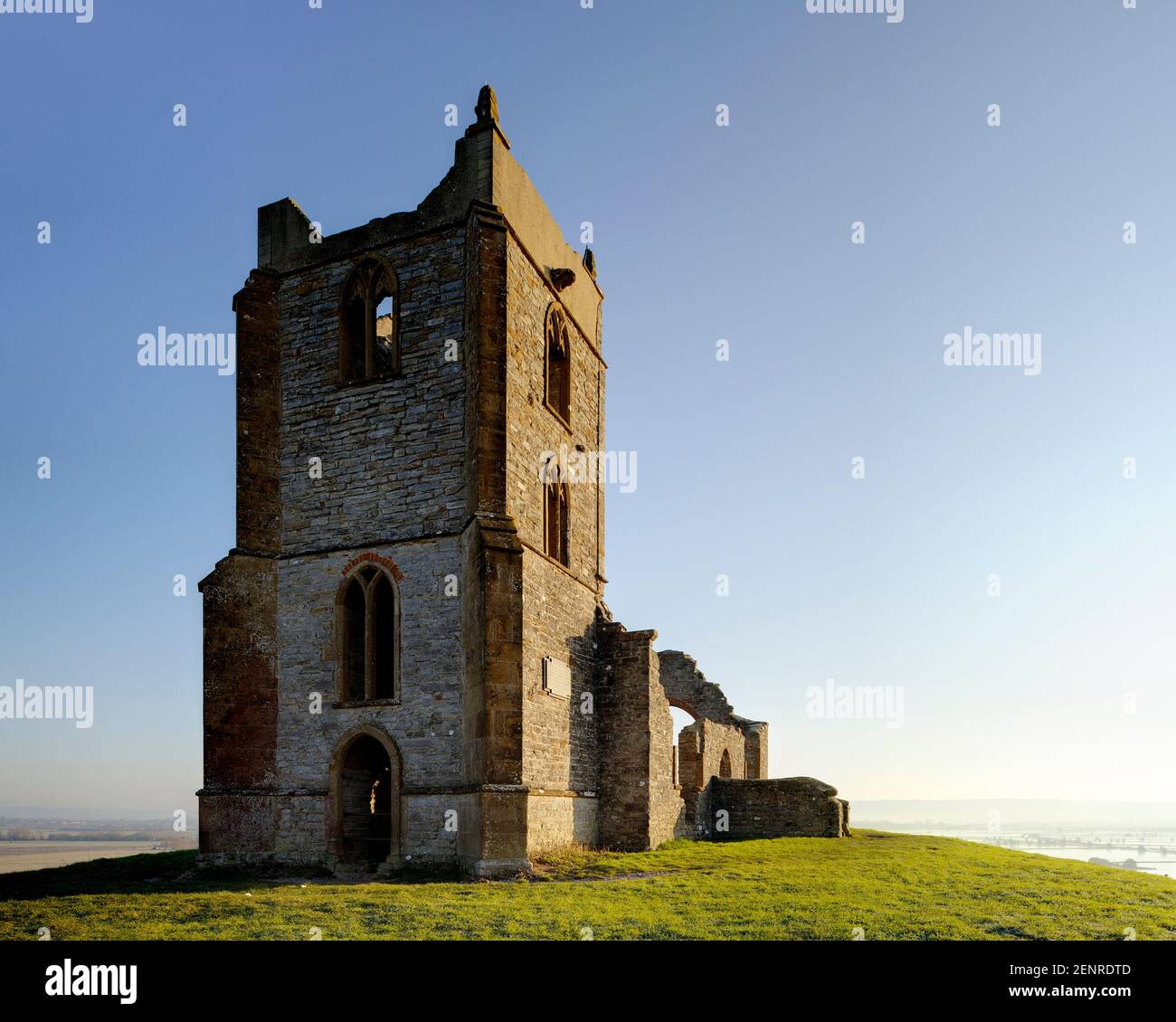 Église Saint-Michel au sommet de Burrow Mump, Burrowbridge, Somerset, Royaume-Uni. Banque D'Images