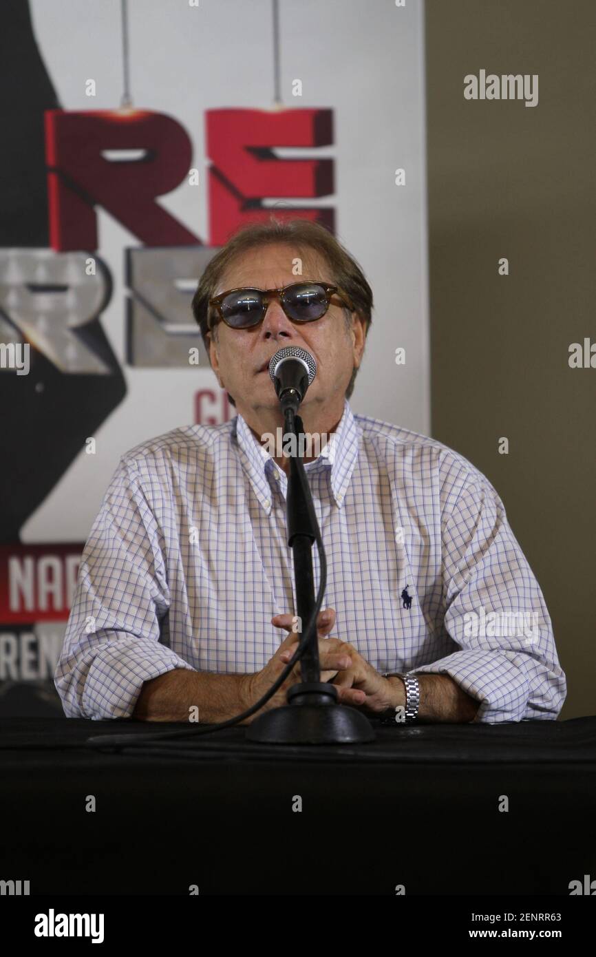Conférence de presse à L'ARENA FLEGREA du con…