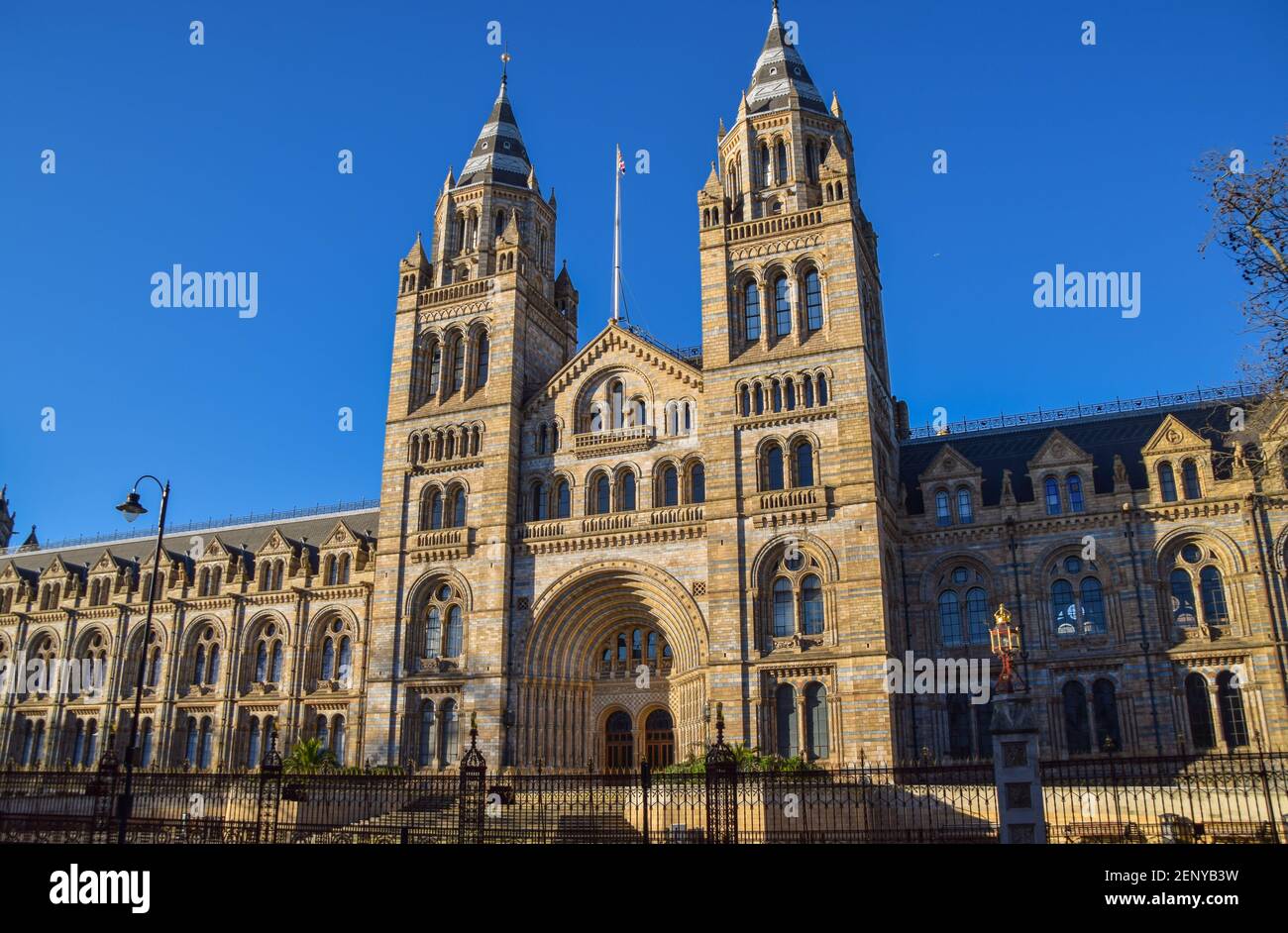 Vue extérieure en journée sur le musée d'histoire naturelle de South Kensington. Londres, Royaume-Uni. Banque D'Images