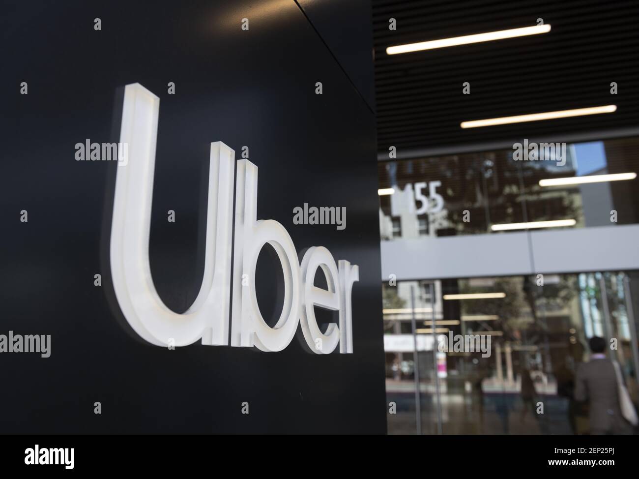 Le logo Uber est visible à son siège social à San Francisco, en Californie, le 15 octobre 2019. La compagnie de ridesharing a mis à pied 350 employés le lundi 14 octobre, dans le but de réduire les coûts. Les actions d'Uber ont grimpé de 3.2% après l'annonce. (Photo de Yichuan Cao/Sipa USA) Banque D'Images