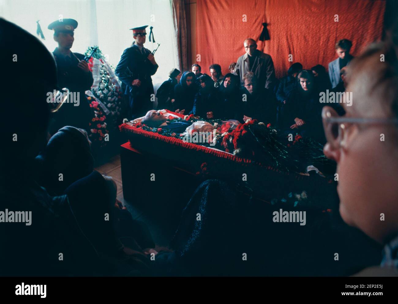 1993 crise constitutionnelle russe. Funérailles de Russes tués pendant le conflit à la Maison Blanche russe en octobre 1993. Moscou, Russie. Banque D'Images