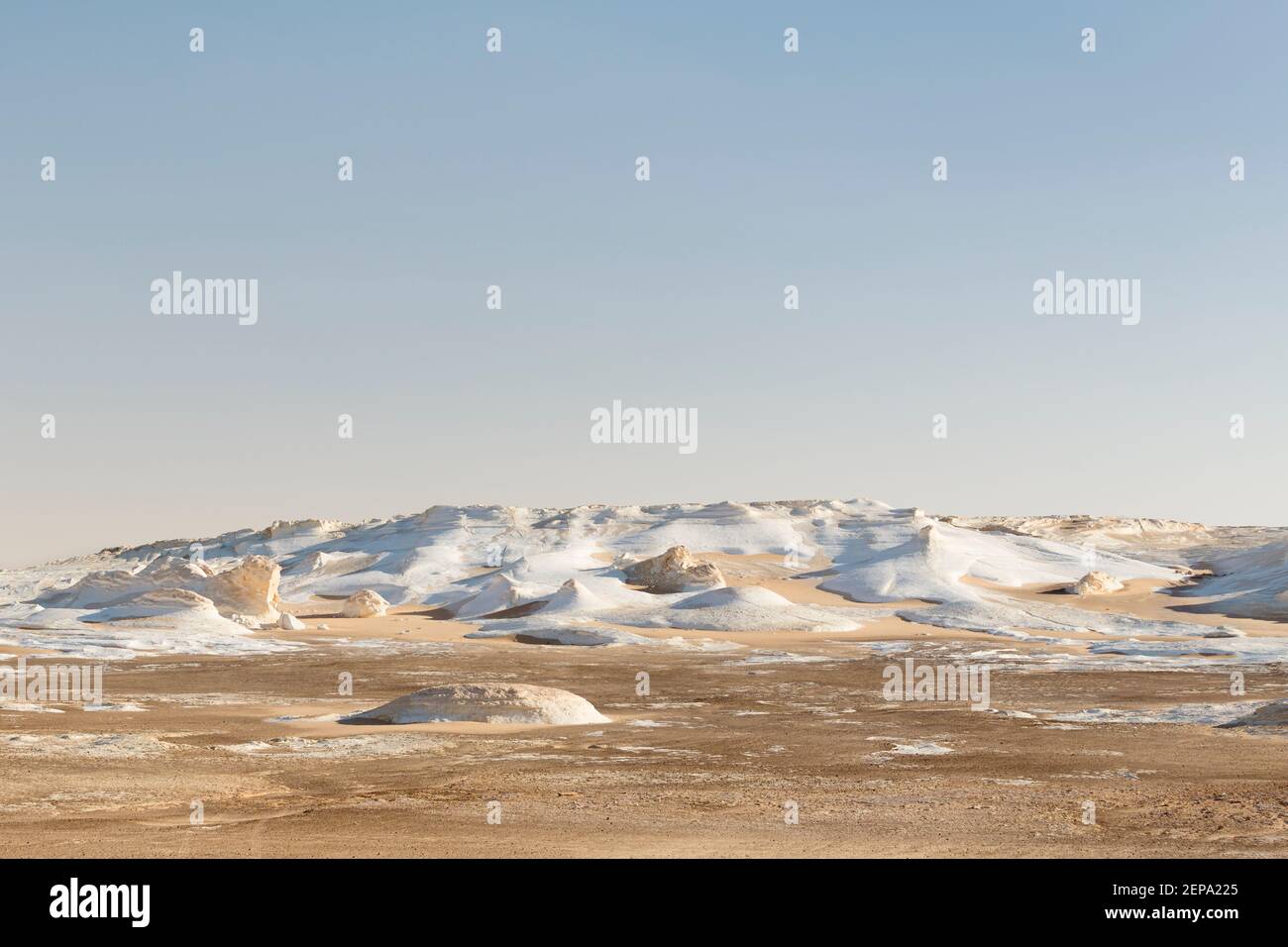 Vue sur le désert blanc, le désert de l'ouest de la Libye, l'Egypte Banque D'Images