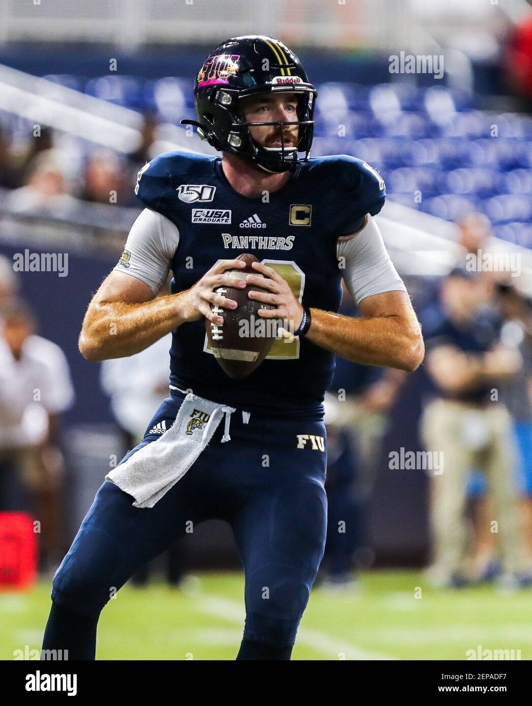 23 novembre 2019 : le quarterback de la FIU Panthers James Morgan (12) en action lors d'un match de football de la NCAA contre les ouragans de Miami au Marlins Park à Miami, en Floride. FIU a gagné 30-24. Mario Houben/(photo de Mario Houben/CSM/Sipa USA) Banque D'Images