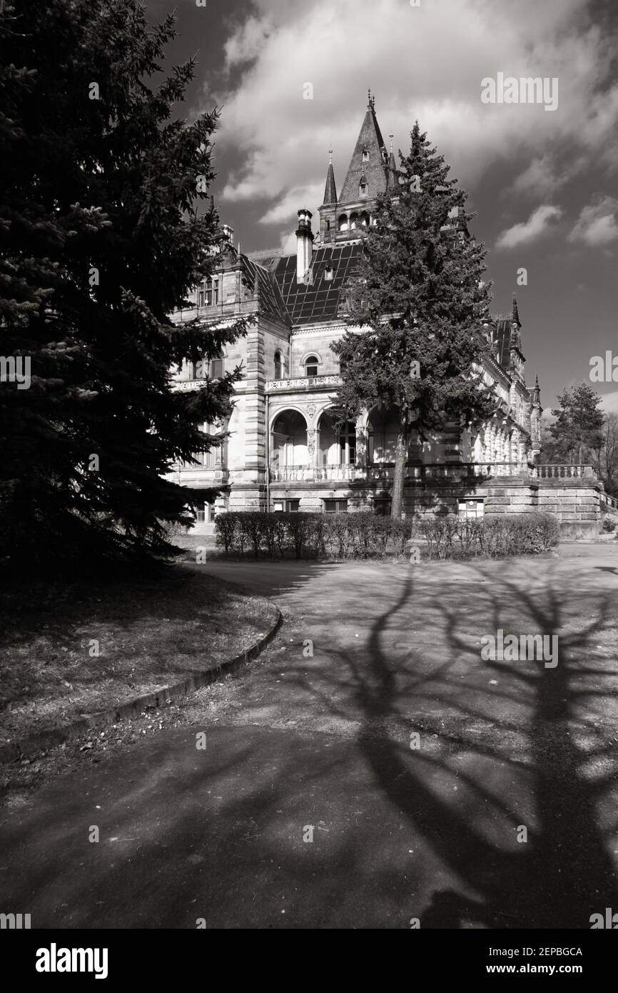 Ombres devant le château de Hummelshain Banque D'Images