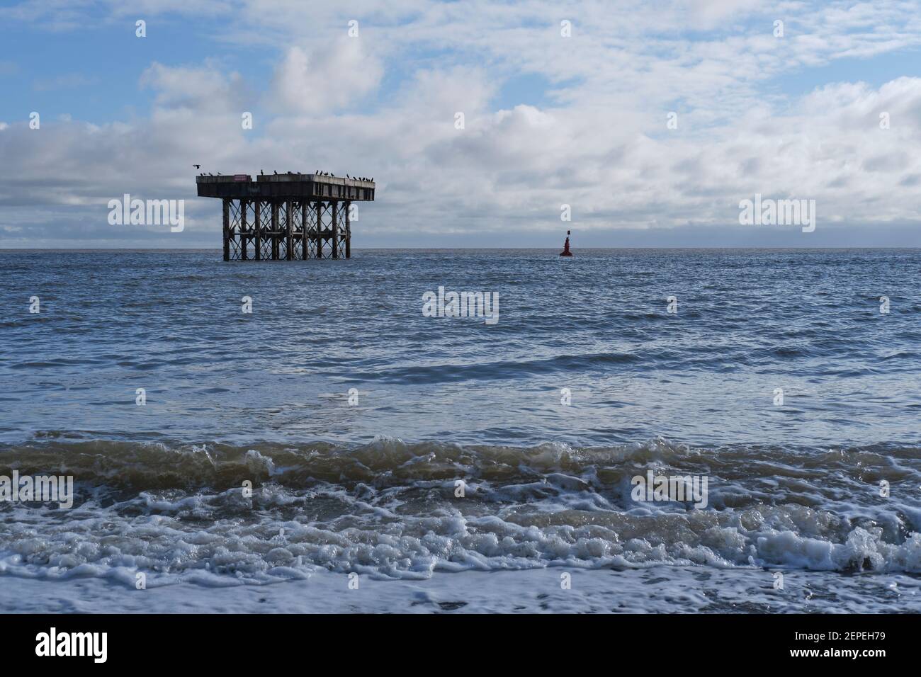 Quai de sortie d'entrée d'eau pour une centrale électrique désaffectée Sizewell une centrale électrique sur la côte du Suffolk. Banque D'Images